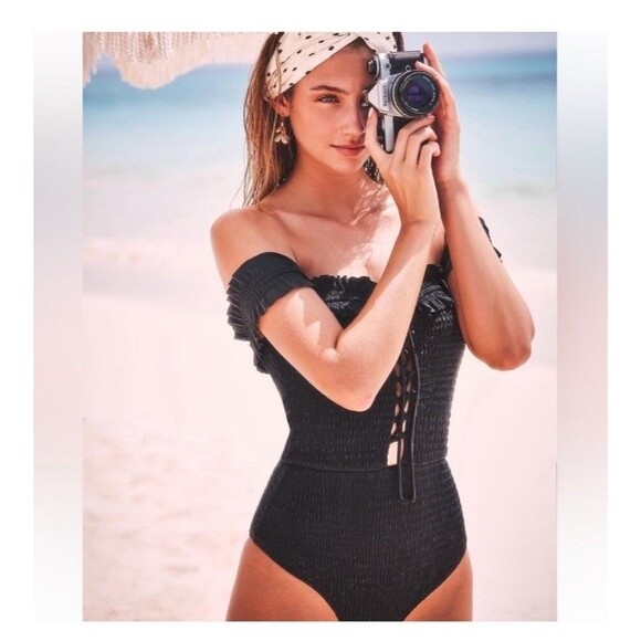 Devon Windsor Valentina Lace Up Ruched One Piece Swim Bathing Suit Black Small